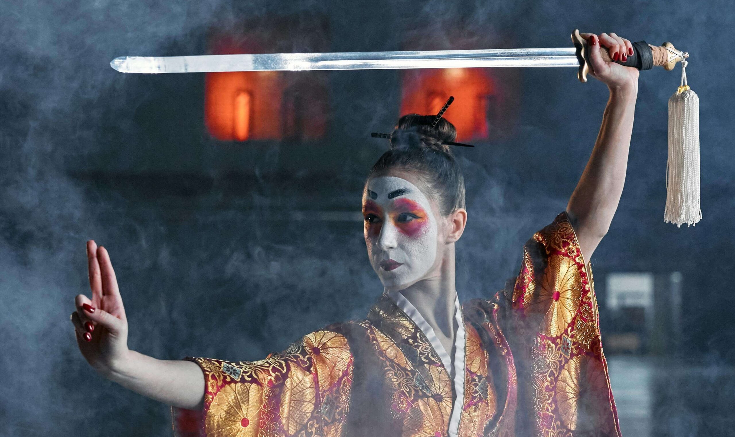 lady-holding-sword