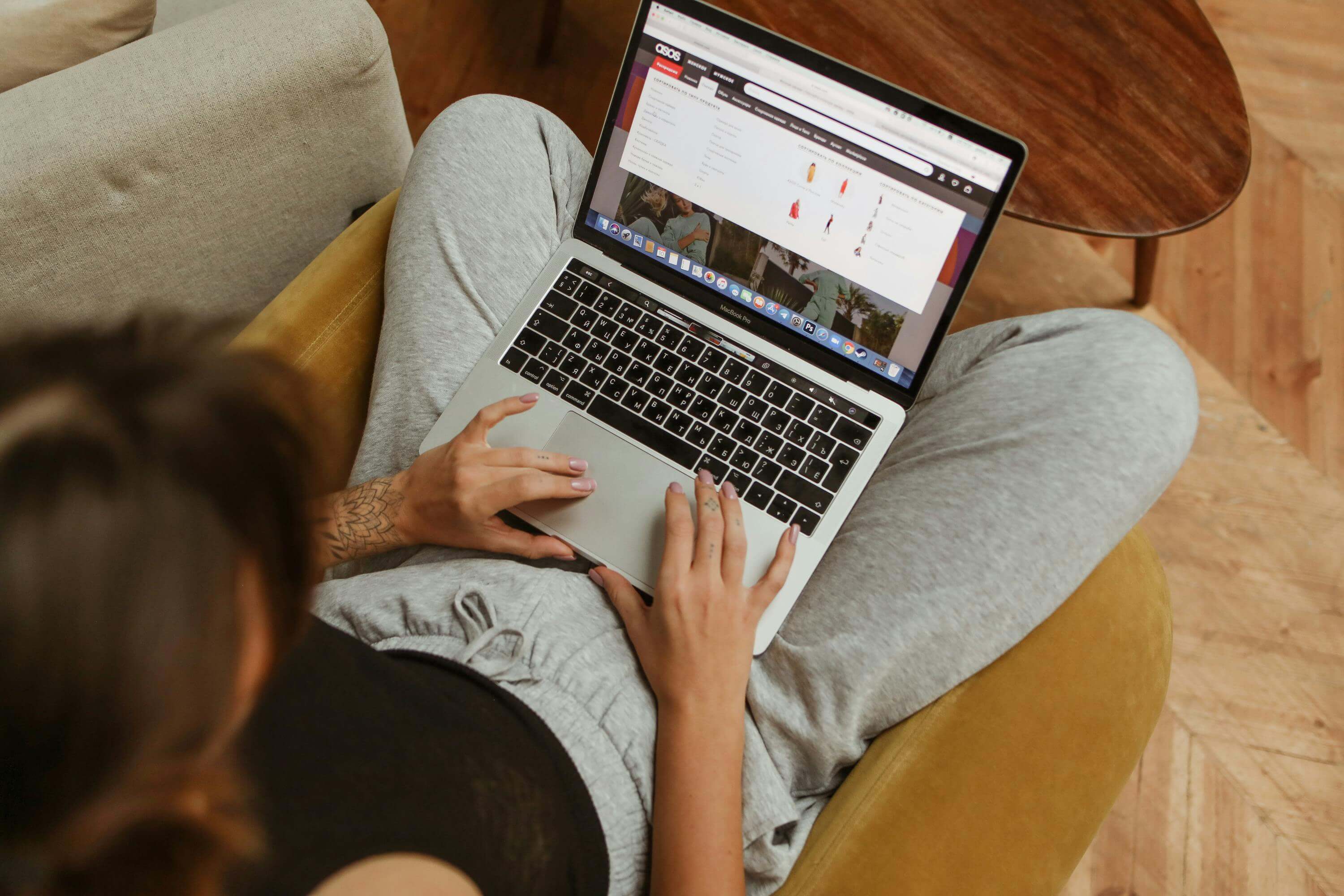 Online buyer searching for products on an online store