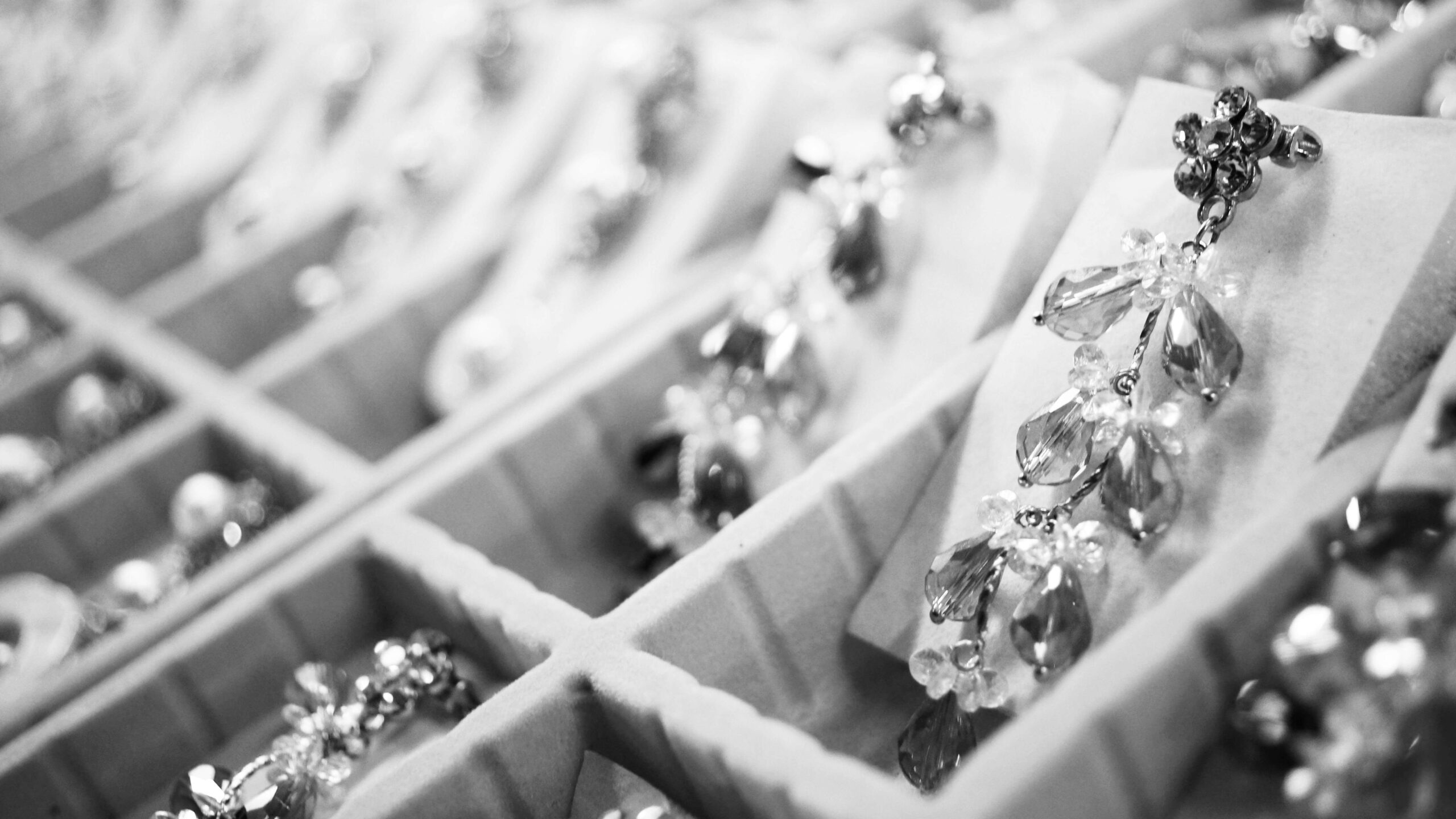 minimalist jewelry